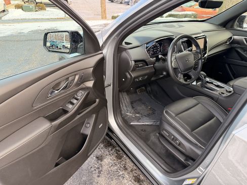 Used 2023 Chevrolet Traverse Premier w/ Redline Edition image 12