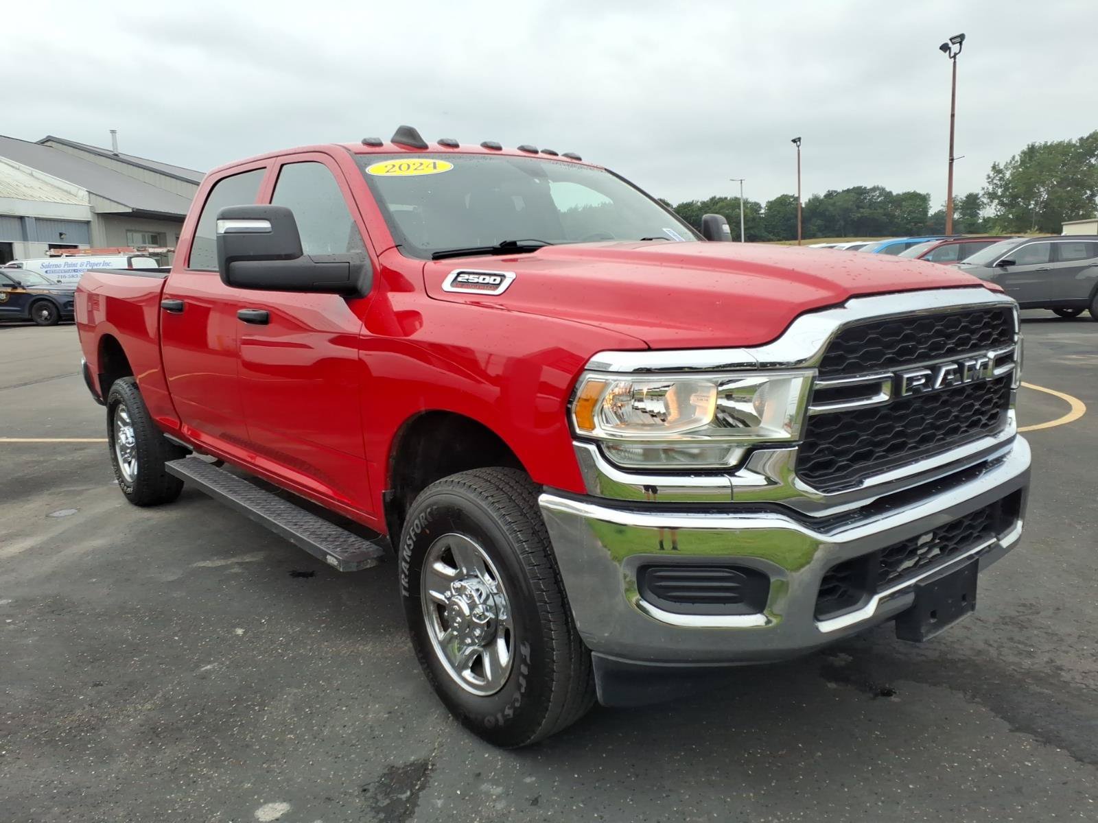 Used 2024 RAM 2500 Tradesman w/ Chrome Appearance Group AWD/4WD image 3