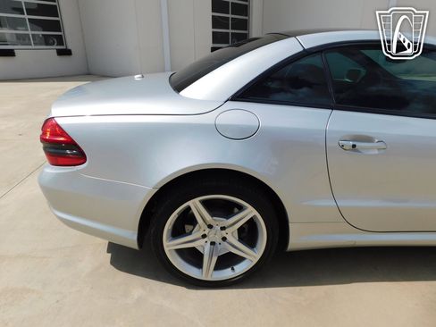 Used 2009 Mercedes-Benz SL 550 image 29