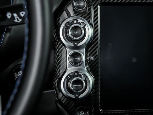 Used 2019 McLaren 720S Performance RWD image 36