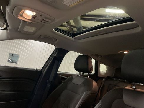 Used 2024 Chevrolet Trax LT w/ Sunroof Package FWD image 22