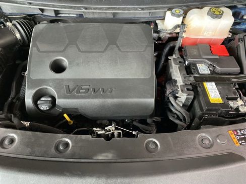 Used 2024 Buick Enclave Essence AWD/4WD image 9