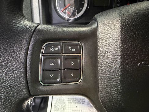 Used 2018 RAM 1500 Express RWD image 32