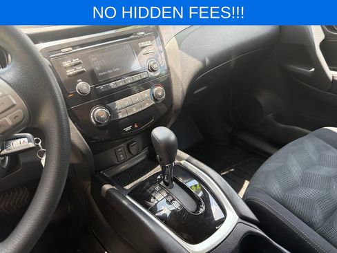 Used 2016 Nissan Rogue S AWD/4WD image 22