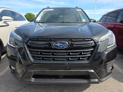 Used 2022 Subaru Forester Premium image 2