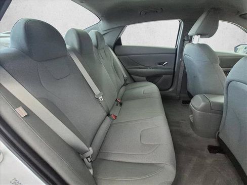 Used 2024 Hyundai Elantra SE FWD image 22