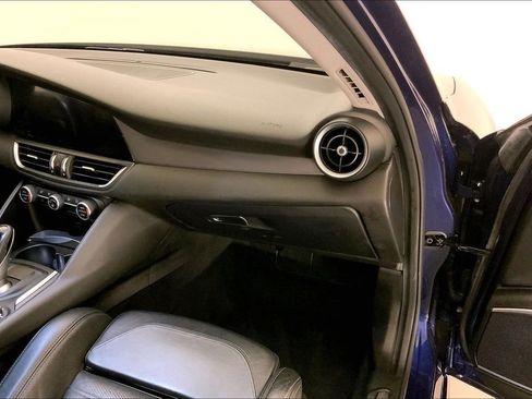 Used 2017 Alfa Romeo Giulia Ti w/ TI 19" Sport Package image 22