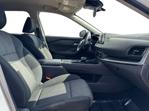 Used 2024 Nissan Rogue SV FWD image 17