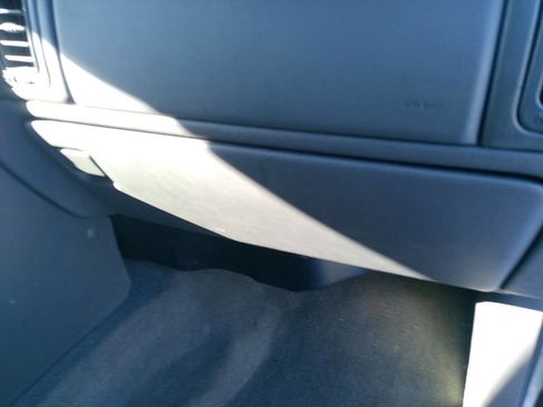 Used 2006 GMC Sierra 2500 SLE w/ Snow Plow Prep Package image 10