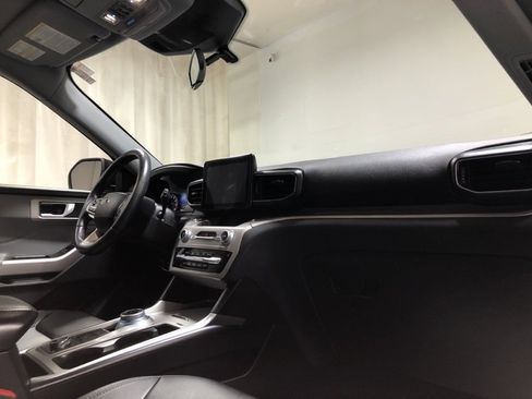 Used 2023 Ford Explorer XLT w/ Equipment Group 202A image 15