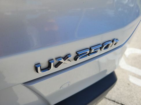 Used 2024 Lexus UX 250h FWD w/ Premium Package image 9