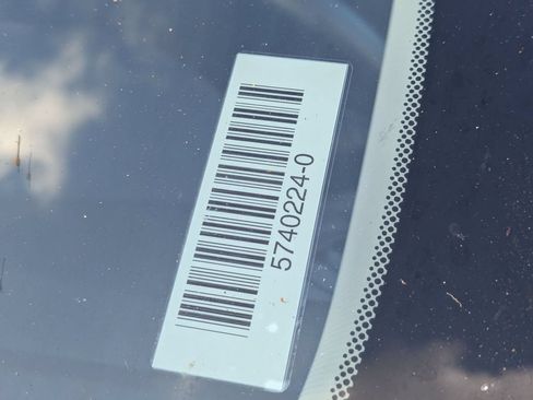 Used 2025 Hyundai Venue SEL FWD image 29