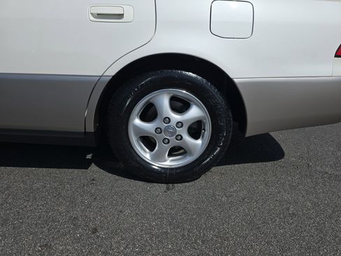 Used 1998 Lexus ES 330 image 35