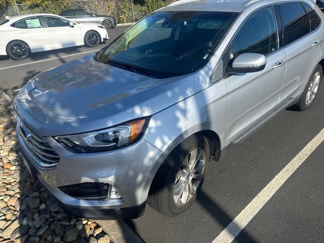 Used 2019 Ford Edge Titanium FWD image 16