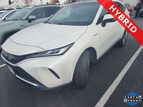 Certified 2021 Toyota Venza Limited image 1