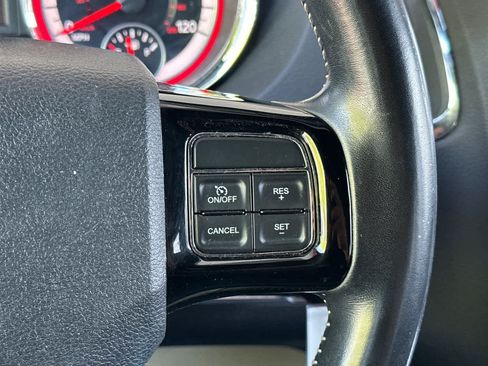 Used 2019 Dodge Grand Caravan SXT FWD image 27