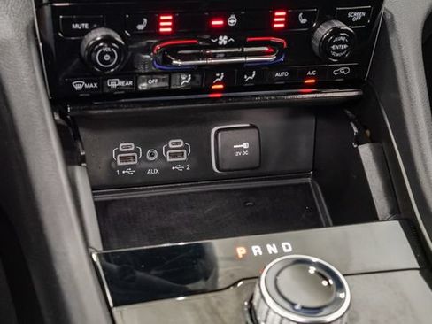Used 2024 Jeep Grand Cherokee Altitude AWD/4WD image 19