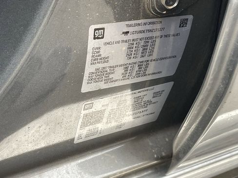 Used 2022 GMC Sierra 1500 SLT w/ X31 Off-Road Package image 10