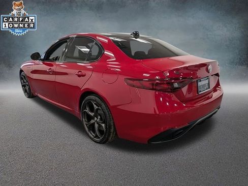 Used 2023 Alfa Romeo Giulia Estrema AWD/4WD image 6