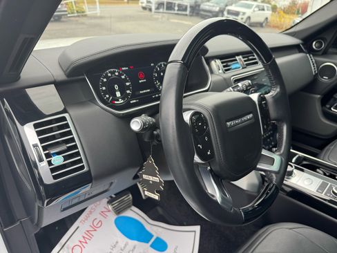 Used 2022 Land Rover Range Rover Westminster Edition image 11