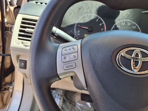 Used 2013 Toyota Corolla LE FWD image 18