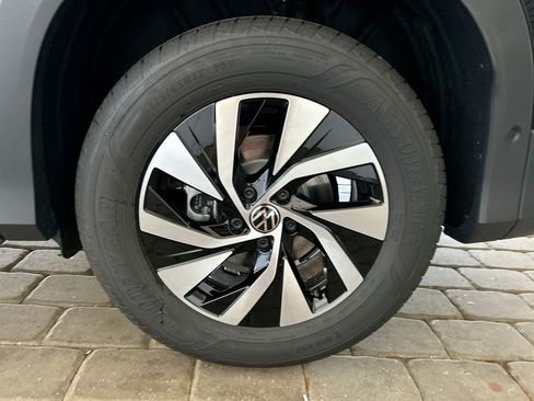 New 2026 Volkswagen Tiguan S FWD image 40