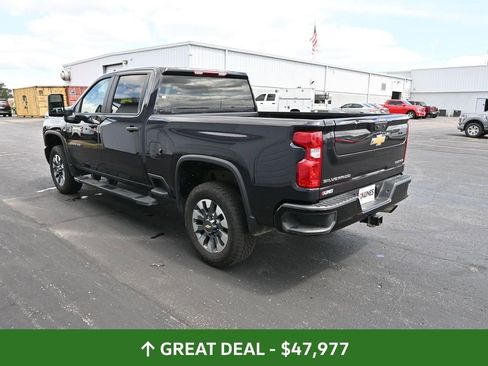 Used 2024 Chevrolet Silverado 2500 Custom w/ Custom Convenience Package image 10