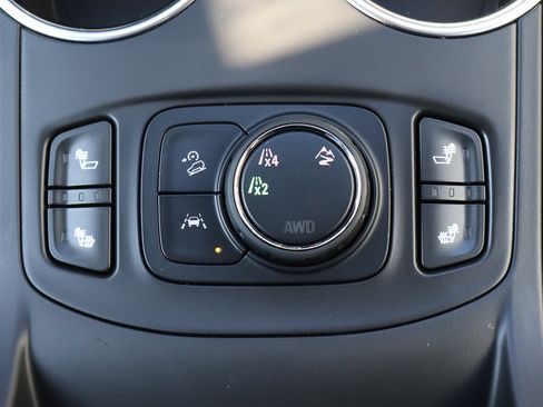 Used 2024 GMC Terrain SLT image 22