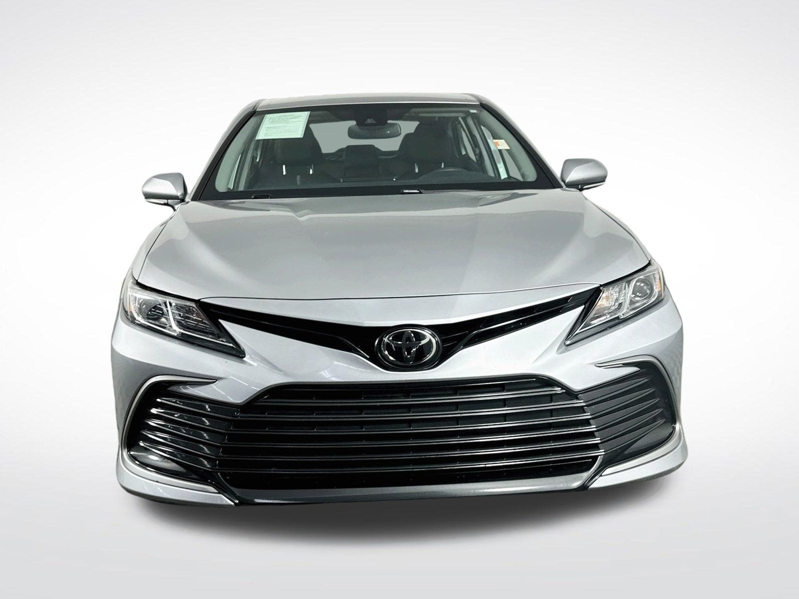 Used 2021 Toyota Camry LE w/ Convenience Package FWD image 2