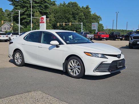 Used 2022 Toyota Camry LE AWD/4WD image 2