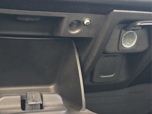 Used 2018 Chevrolet Silverado 1500 LT w/ Texas Edition image 25