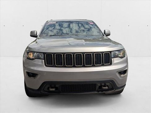 Used 2016 Jeep Grand Cherokee Laredo 75th Anniversary image 2