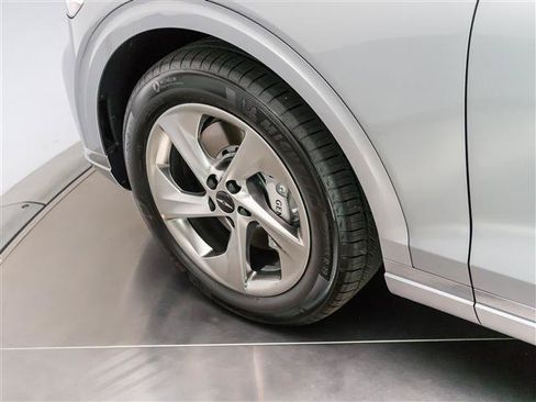 New 2026 Genesis GV70 2.5T Select AWD/4WD image 12