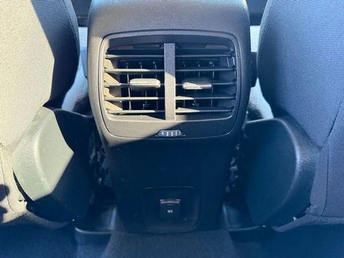 Used 2020 Ford Escape SE image 13