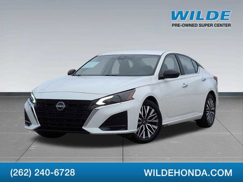 Used 2025 Nissan Altima 2.5 SV FWD image 1
