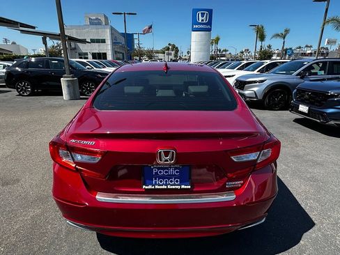 Used 2018 Honda Accord Touring image 7