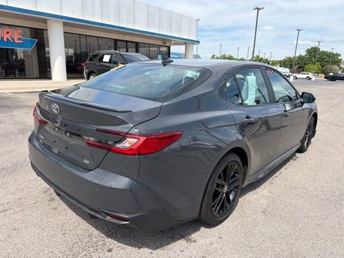 Used 2025 Toyota Camry SE FWD image 4