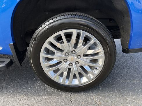 Used 2025 Chevrolet Silverado 1500 LT w/ Leather Package image 19