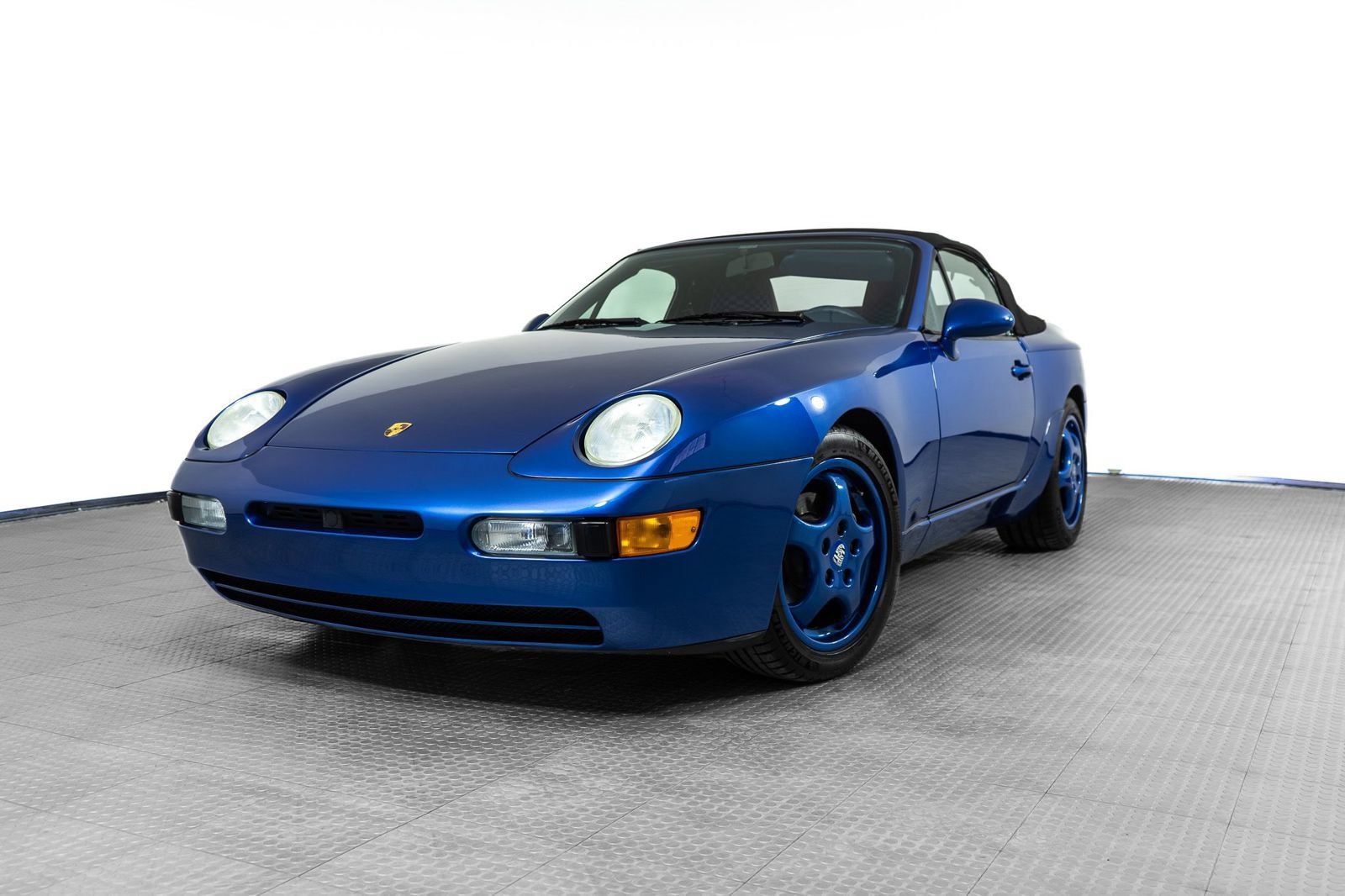 Used 1992 Porsche 968 Cabriolet RWD image 1