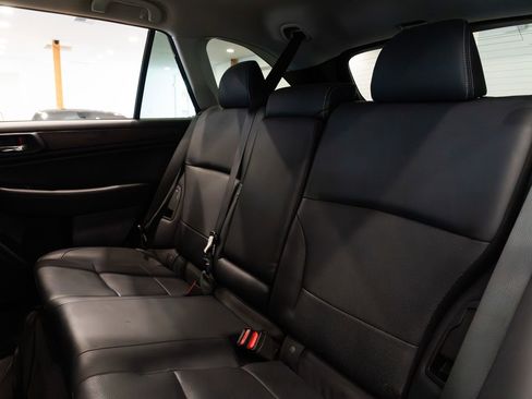 Used 2016 Subaru Outback 2.5i Limited w/ Popular Package #4 image 18