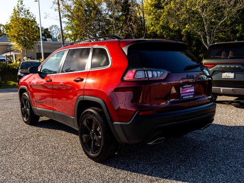 Used 2020 Jeep Cherokee Latitude Plus image 4