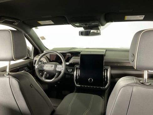 Used 2025 GMC Yukon Elevation AWD/4WD image 13