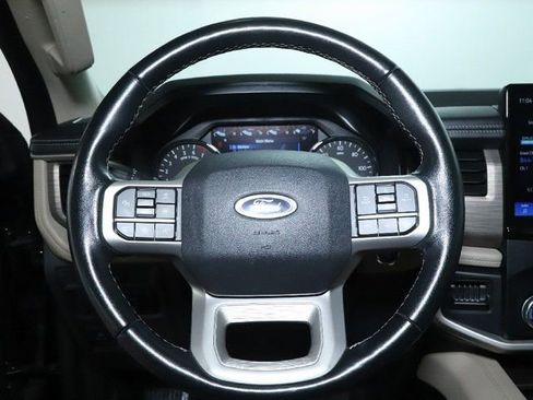 Used 2023 Ford Expedition Limited image 24
