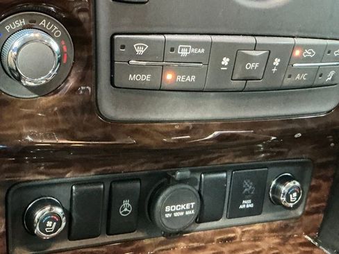 Used 2017 Nissan Armada Platinum w/ Captain Seat Package image 30