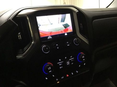 Used 2022 Chevrolet Silverado 1500 LT w/ Z71 Off-Road Package image 37