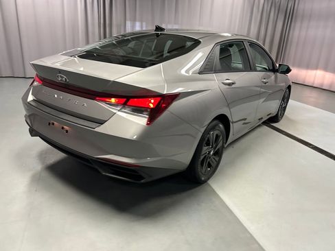 Used 2023 Hyundai Elantra SEL w/ Cargo Package image 7