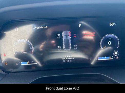 Used 2023 Jeep Grand Cherokee Altitude AWD/4WD image 10