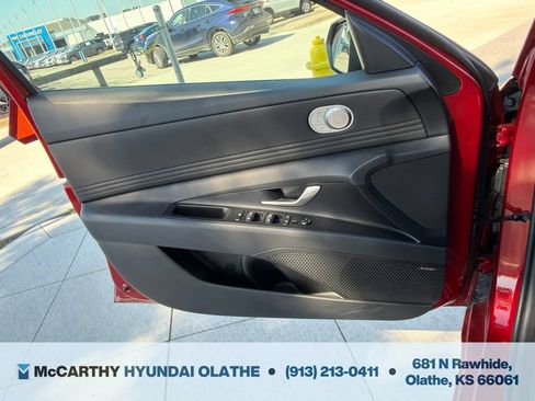 Certified 2024 Hyundai Elantra Limited FWD image 29