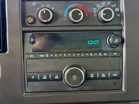 Used 2021 Chevrolet Express 3500 w/ Power Convenience Package RWD image 14