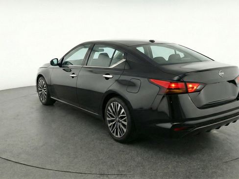 Used 2025 Nissan Altima 2.5 SV image 6